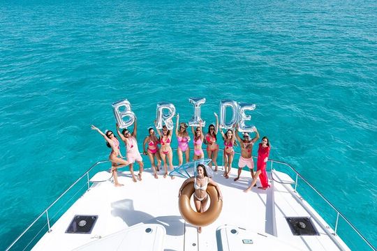 Cancun: Private Catamaran Bachelorette Party – 51' Leopard