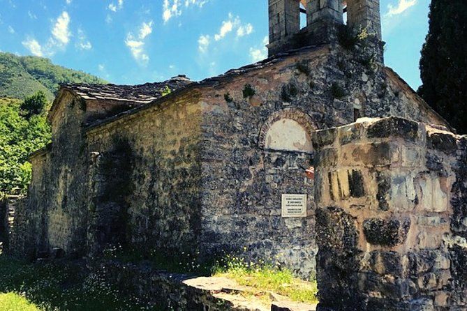 Hiking Tour to the Ancient Monastery of Kameno & Wine tasting