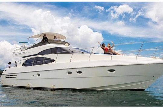 VIP Yacht Negril Caves Swimming & Ricks Cafe 15 persons