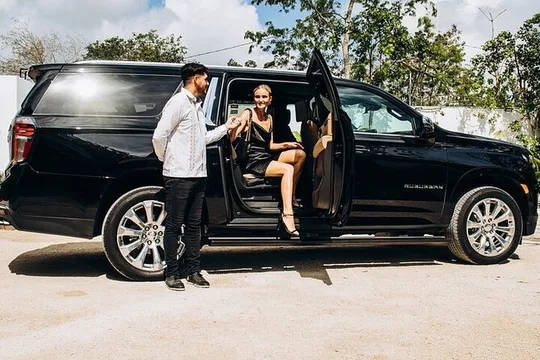 Round Trip Private Transfer Cancun Airport to Cancun Hotel Zone