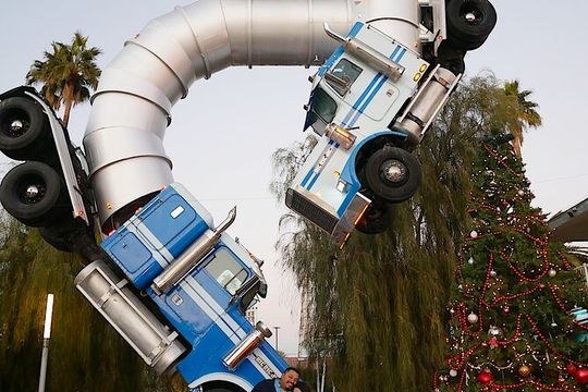 Private Limo 2.5hr Tour of Vegas with Champagne