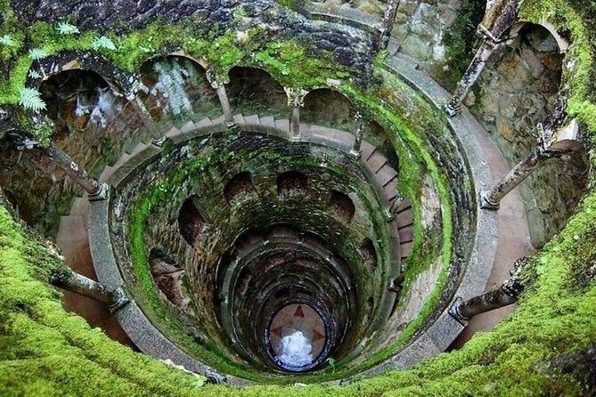Sintra and Cascais for Small Groups-FULL DAY PRIVATE GUIDED TOUR