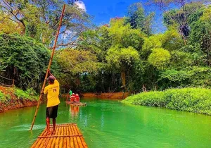 Private Tour in Marthe Brae and Luminous Lagoon with Rafting