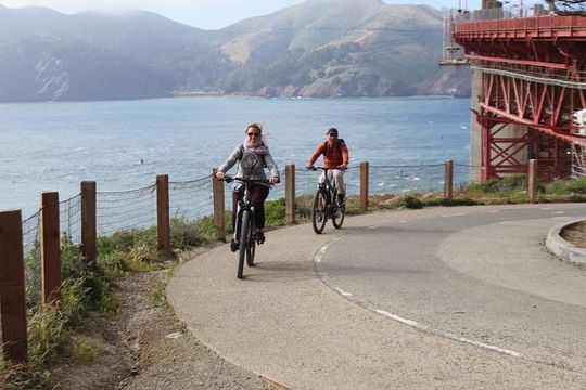 Golden Gate Bridge Electric Bike Rentals w/ Optional Ferry Return