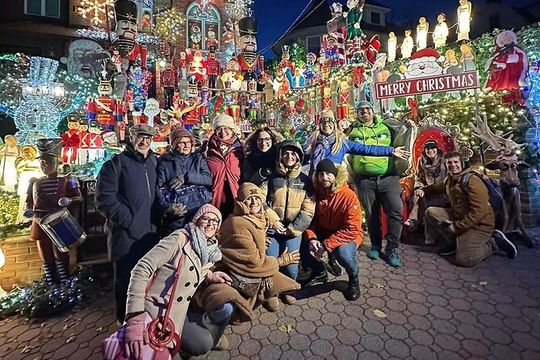Dyker Heights Christmas Lights and NYC Skyline View Bus Tour