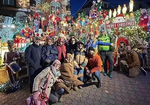Dyker Heights Christmas Lights and NYC Skyline View Bus Tour