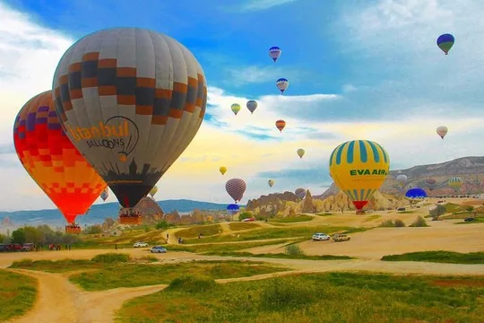 Cappadocia:Sunrise Hoot Air Ballon Over Göreme Valley