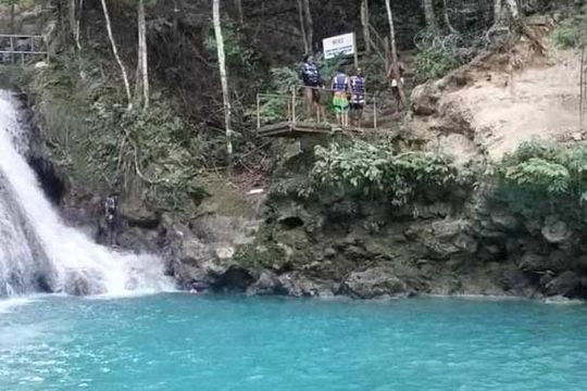 Dunns River, Margaritaville Beach, Riving Tubing and Blue Hole Private Tour