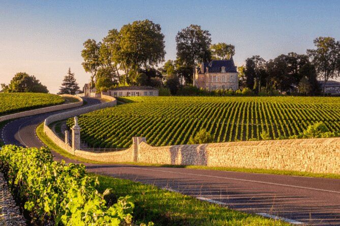 Half-day in the Médoc : 2 wineries & 6 wines