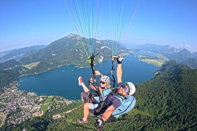 Tandem paragliding in St. Gilgen above Lake Wolfgang