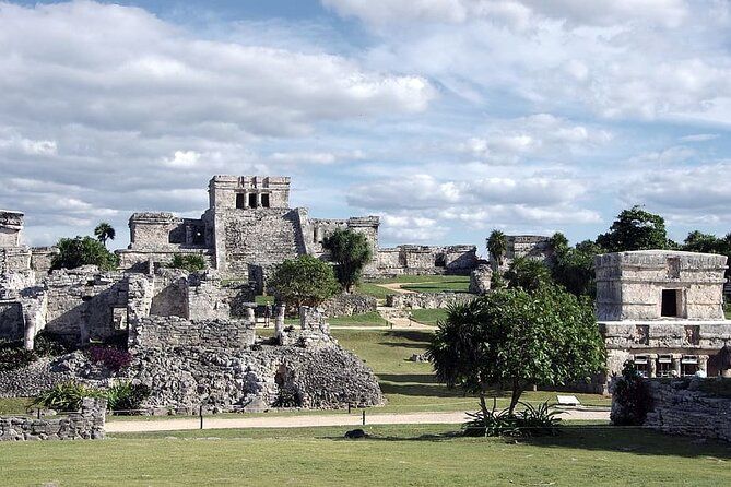 Round-trip Private Transfer Cancun Airport to TULUM Downtown
