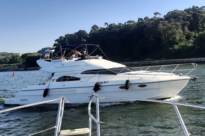 Porto: Private Tour on a Luxury Yacht on the Douro River