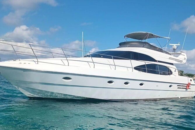 VIP Yacht Negril Caves Swimming & Ricks Cafe 15 persons