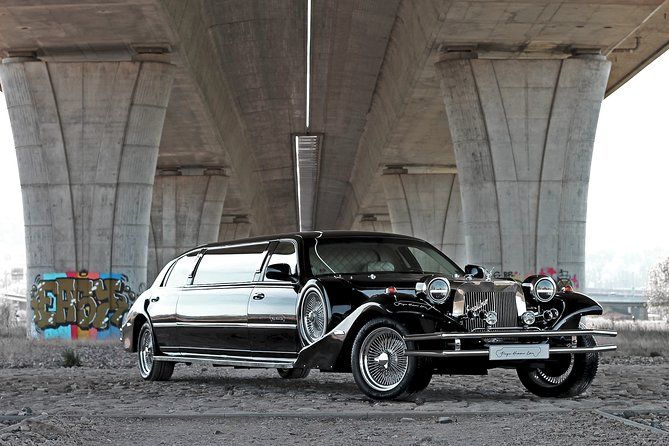 1 hour ride in vintage limousine