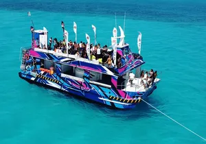 Half-Day Private Boat Party Experience in Cancun to Isla Mujeres