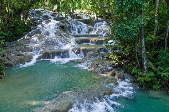 Private Tour Montego Bay to Ocho Rios Blue Hole and Dunns River