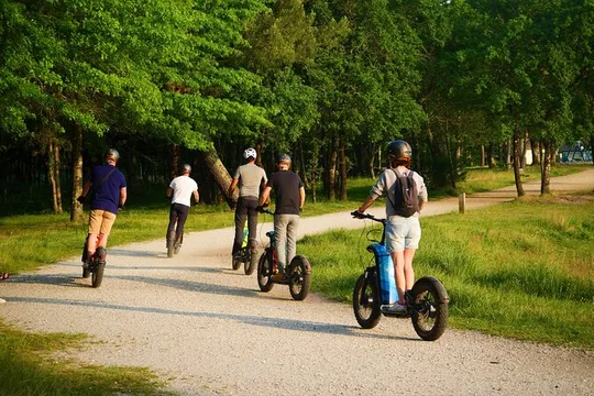Off-road scooter outing between lakes and Pessac-Léognan vineyards