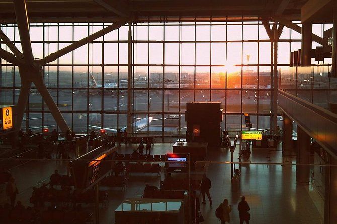 Private ONE WAY transfer from/to airports from/to London