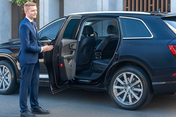Private Chauffeured Airport Departure Transfers in Sydney
