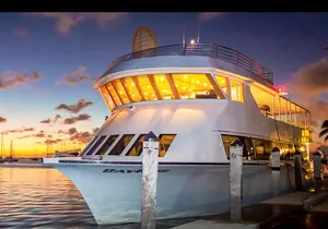 100ft 3 story mega yacht nightclub on the ocean with open bar