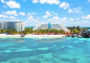 Cancun Airport and Grand Oasis Palm Cancun Private Shuttle