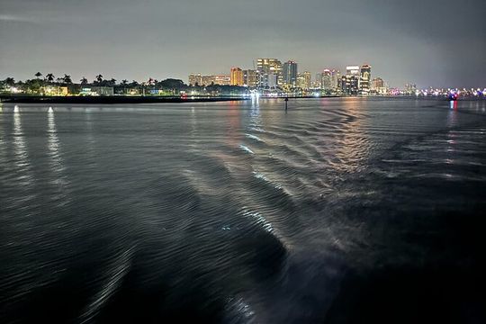 41 Luxury Boat with Captain 4 hours Palm Beach -Jupiter for 8