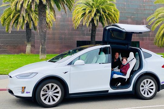San Francisco Top Sights Private Tour with a Luxury Tesla