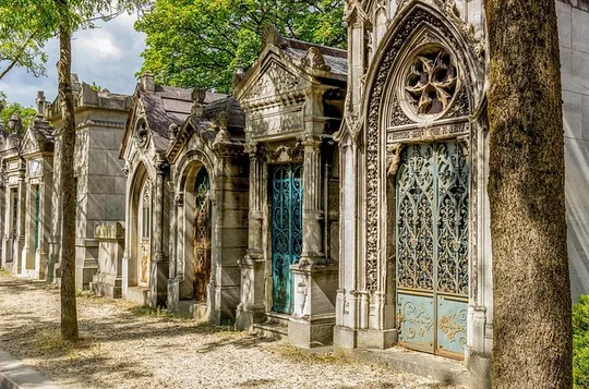 Père-Lachaise Cemetery Paris Tour with Audioguide