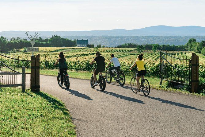 Quebec City - Regular Bike Rental on Ile d'Orléans