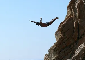 Express High Cliff Drivers at Acapulco