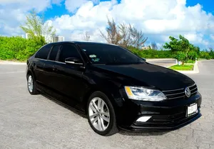 Departures in Luxury Sedan from Akumal to Cancun Airport