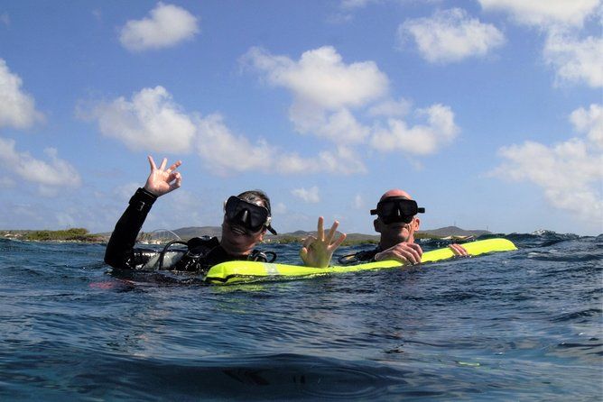 Aruba 2-Tank Guided Dive for Certified Divers / rental equipment