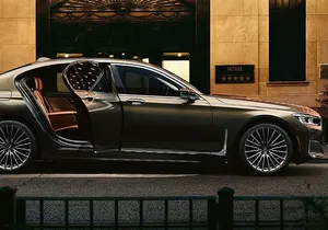 Luxury Sedan Departure from Manhattan to LaGuardia Airport LGA