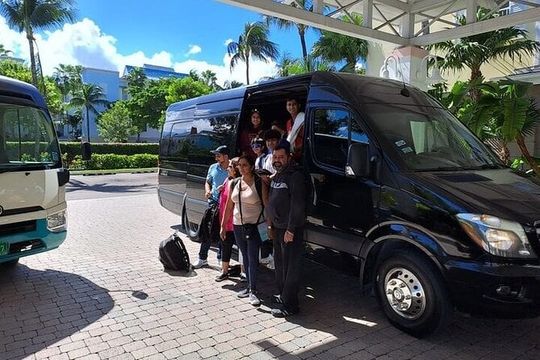 One Way Private Bahamas Airport Transportation with Free Wifi
