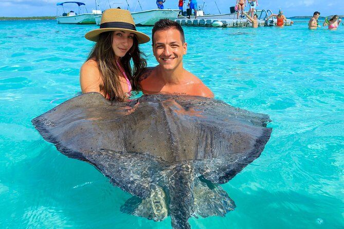 Best of Antigua: Stingrays, Devils Bridge & Long Bay Beach