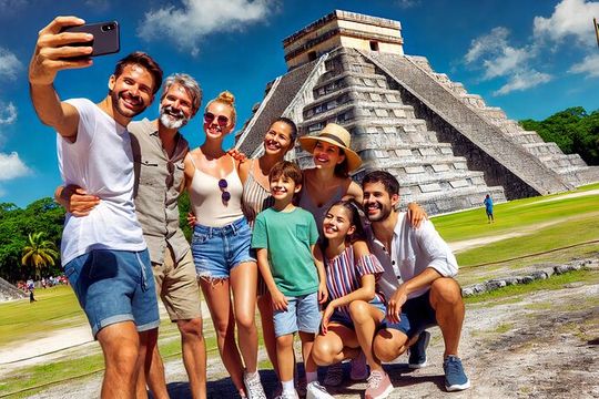 Chichen Itza Ruins Tour + Homemade buffet + Cenote Swim