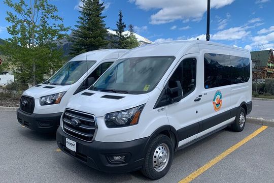 Private Airport Transfer: Calgary to Banff, Canmore, Lake Louise