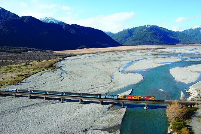 6 Day South Island Circut: Milford Sound, Queenstown and Glaciers