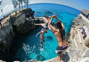 Seven Mile Beach and Rick’s Cafe Private Tour