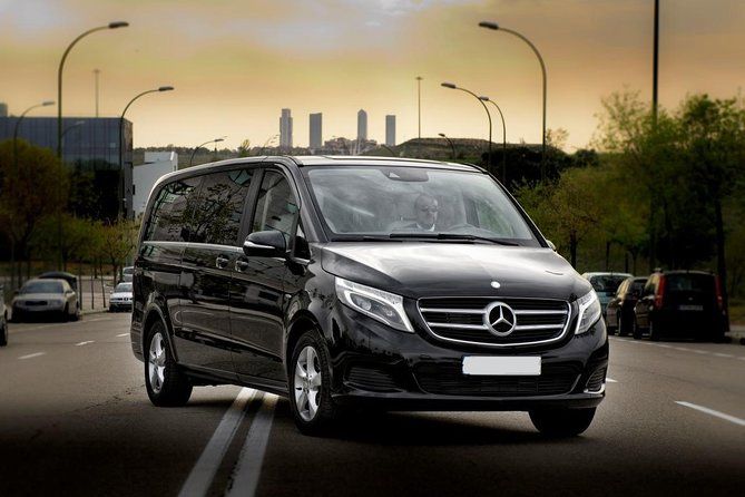 Departure by Luxury Van Central London to Gatwick Airport LGW