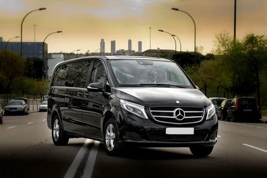 Departure by Luxury Van Central London to Gatwick Airport LGW