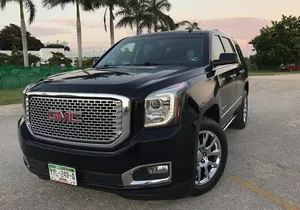 Luxury private transportation from CUN Airport to Cancun Hotel Zone