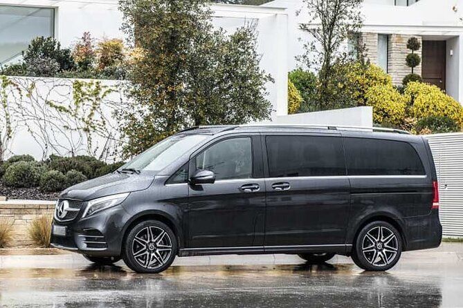 Departure from Lisbon City to Lisbon Airport LIS by Luxury Van