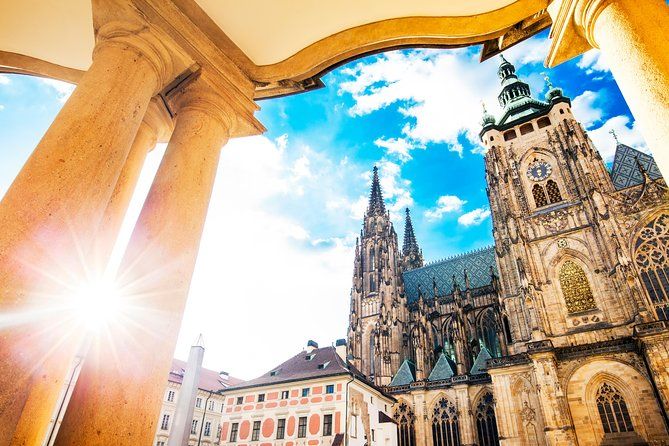 Prague Castle: Brief Introduction & Entrance Ticket