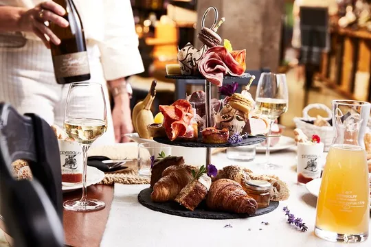 Immersive cellar tour - tasting and Alsatian brunch