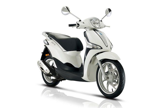 Liberty scooter rental Piaggio 50cc (4T) Paris