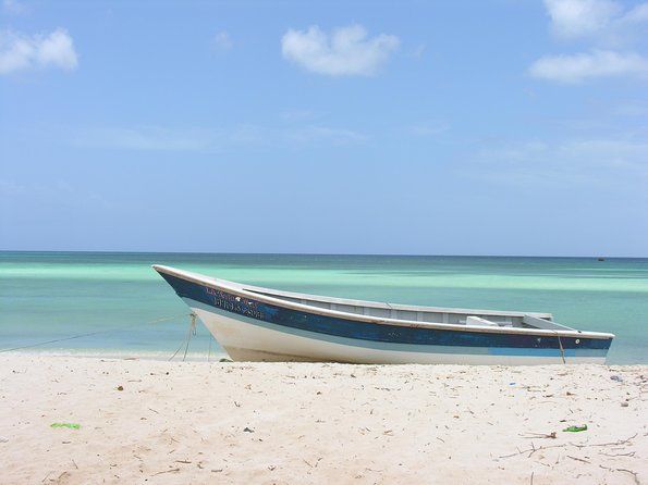 Untouched Paradise – Bahía de Las Águilas