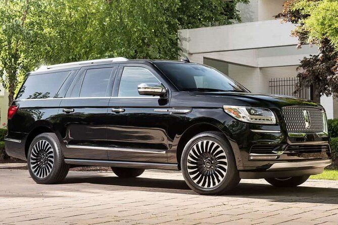 Private Arrival Transfer: Buffalo Niagara International Airport to Buffalo, NY
