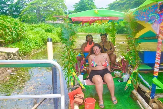Private tour from Ocho Rios to Rio Nuevo Rafting and Shopping