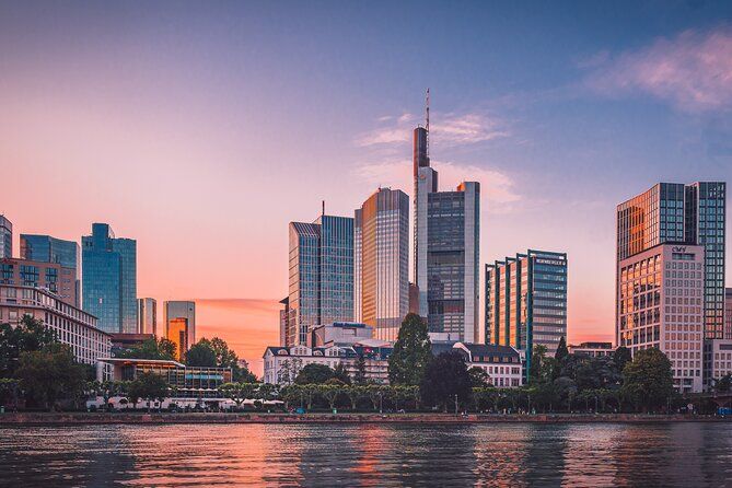 Private Transfer from Munich to Frankfurt with 4h of Sightseeing